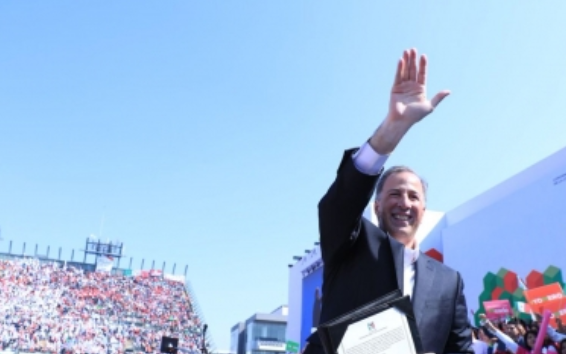 Nuevo aeropuerto, absolutamente necesario, asegura Meade