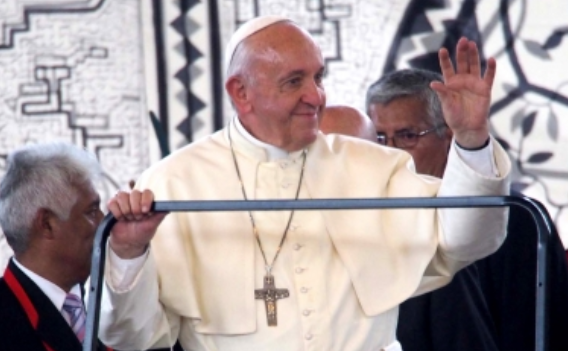 La religión no es un espectáculo, aclara el Papa