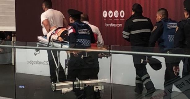 Muere mujer baleada en plaza comercial