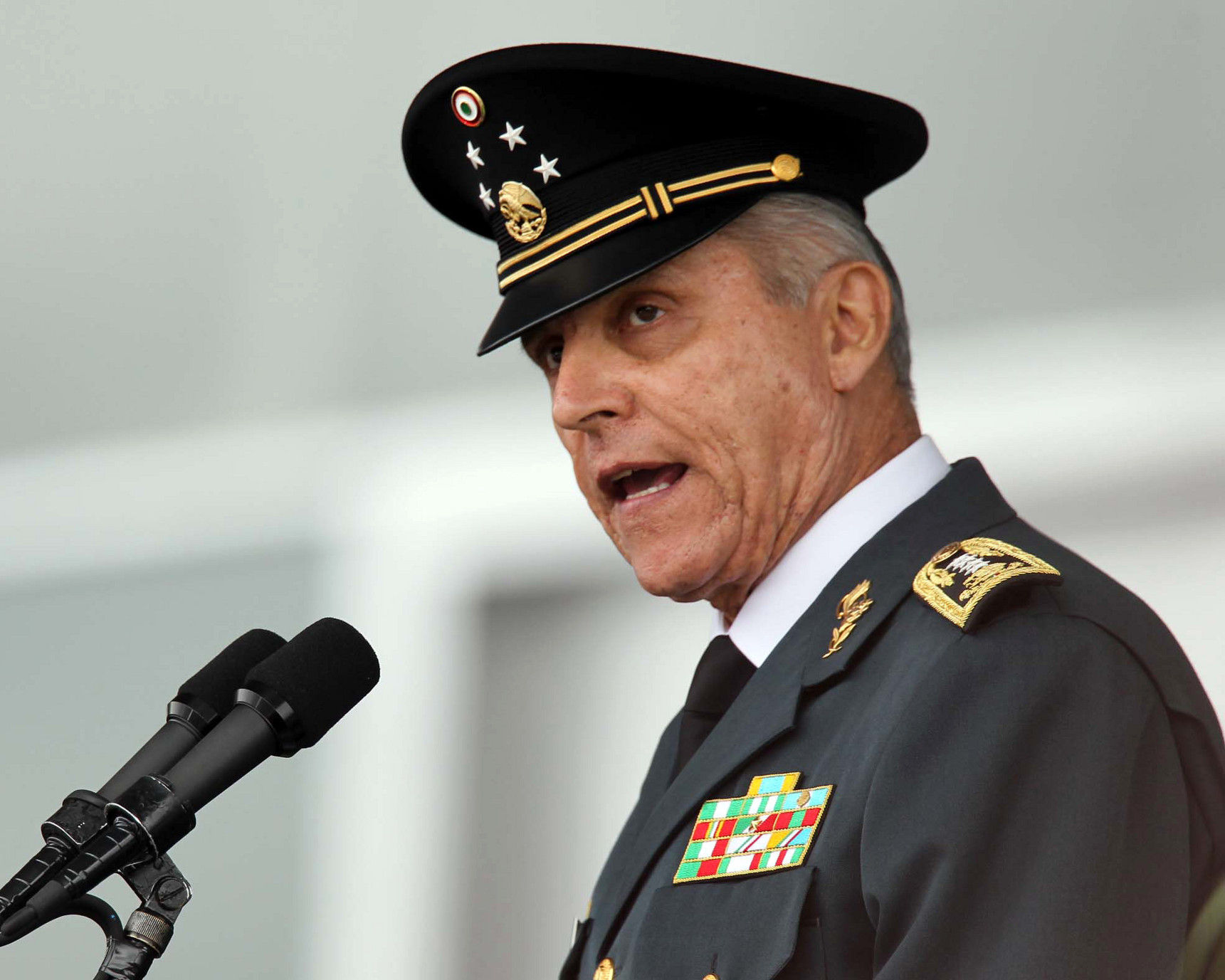 Cienfuegos destaca lealtad de personal de Guardias Presidenciales en su Día