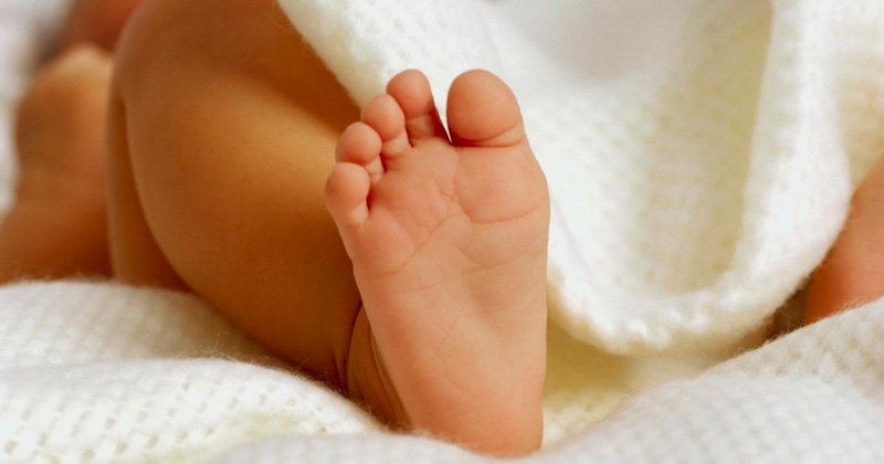 Bebé ingiere cocaína por descuido de padre