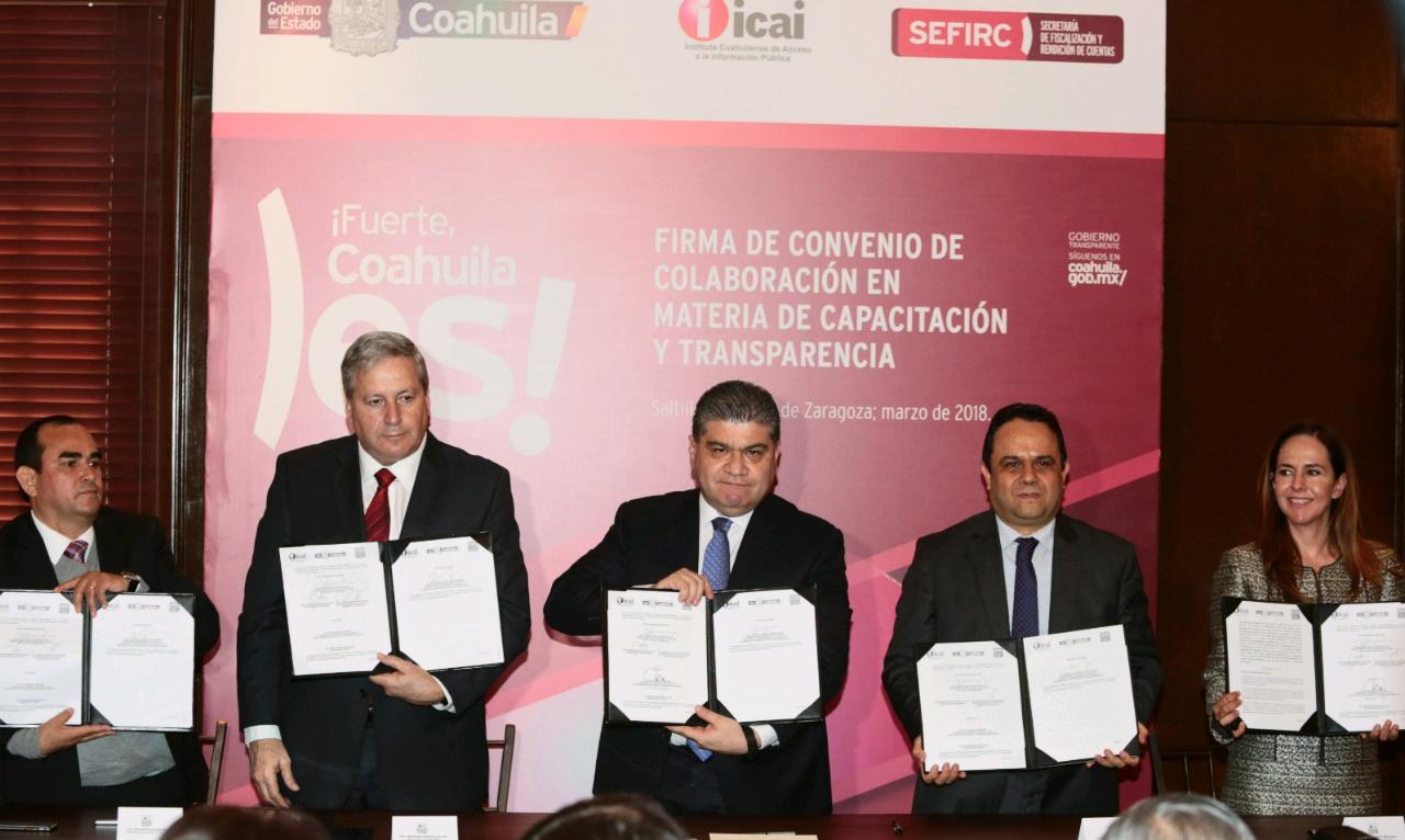 Firman convenio para capacitar <br>a funcionarios sobre transparencia