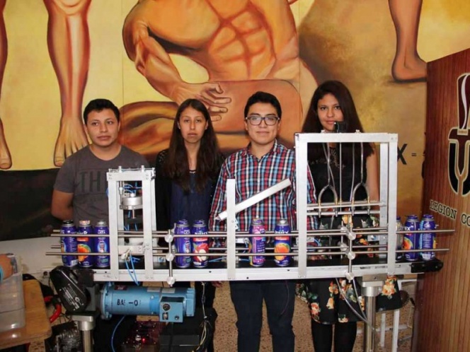 Crean politécnicos embotelladora de bajo costo para microempresas