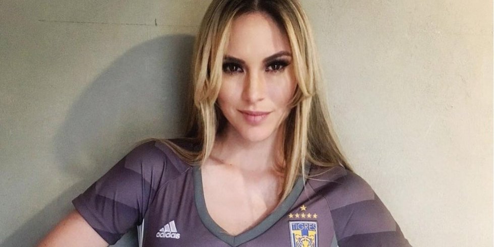 Conductora de ESPN presume la nueva playera de los Tigres
