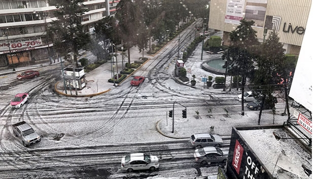 Sorprende granizada en CDMX