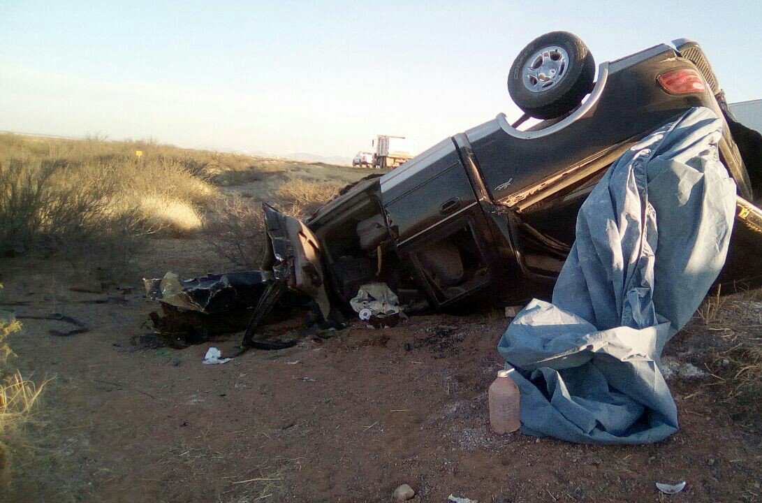 Mueren dos en choque en carretera