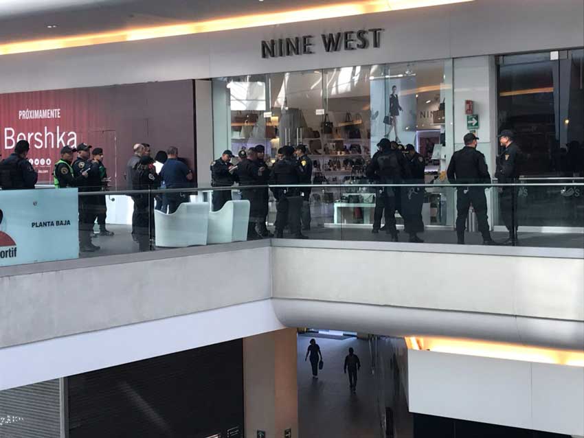 Sujeto se dispara tras balear a empleada en Reforma 222