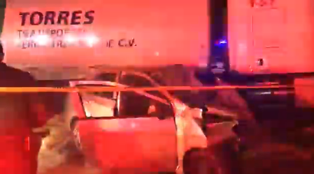 Muere conductor prensado en carretera 57