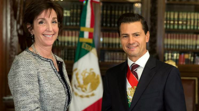 Roberta Jacobson presenta su renuncia como embajadora de EU en México