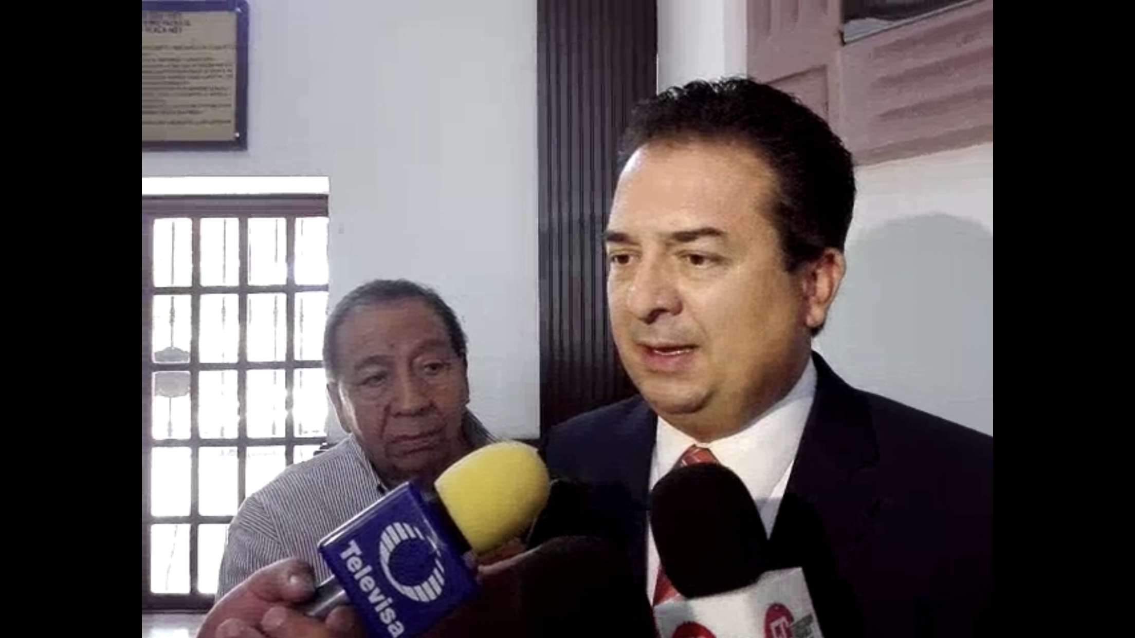 “Amarra” Congreso <br>las manos a Zermeño