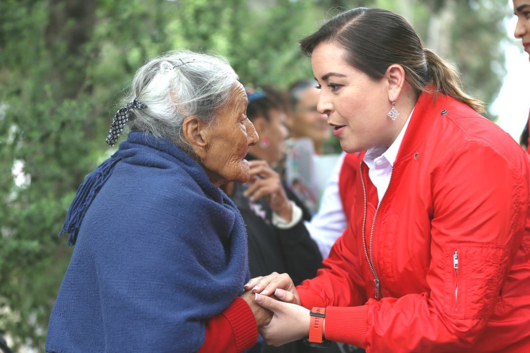 Ofeece Vero Martínez <br>apoyo a adultos mayores