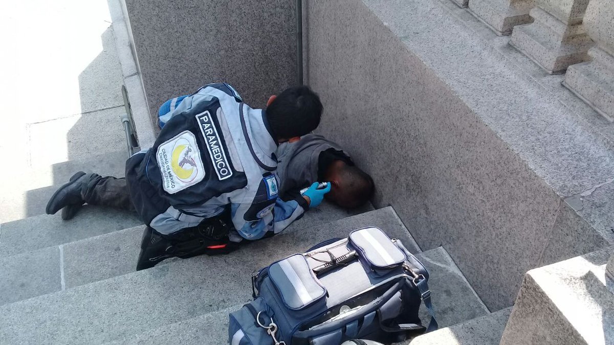 Encuentran a joven sin vida en el Ángel de la Independencia