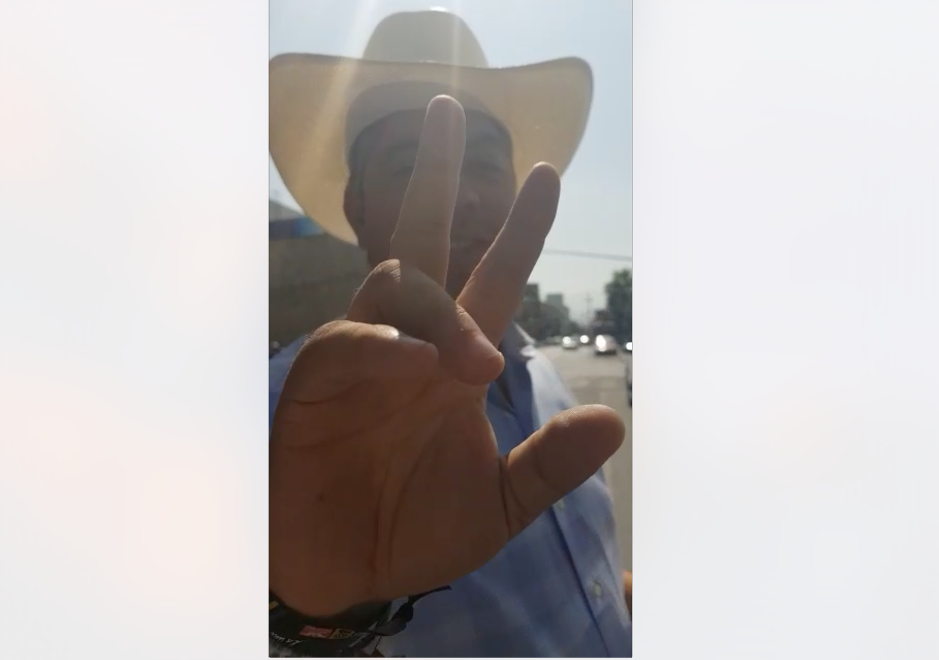 Huye Paredes de la prensa; evita <br>hablar sobre joven que baleó su policía