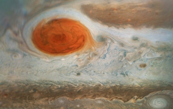 NASA publica nueva imagen de la gran mancha roja de Júpiter