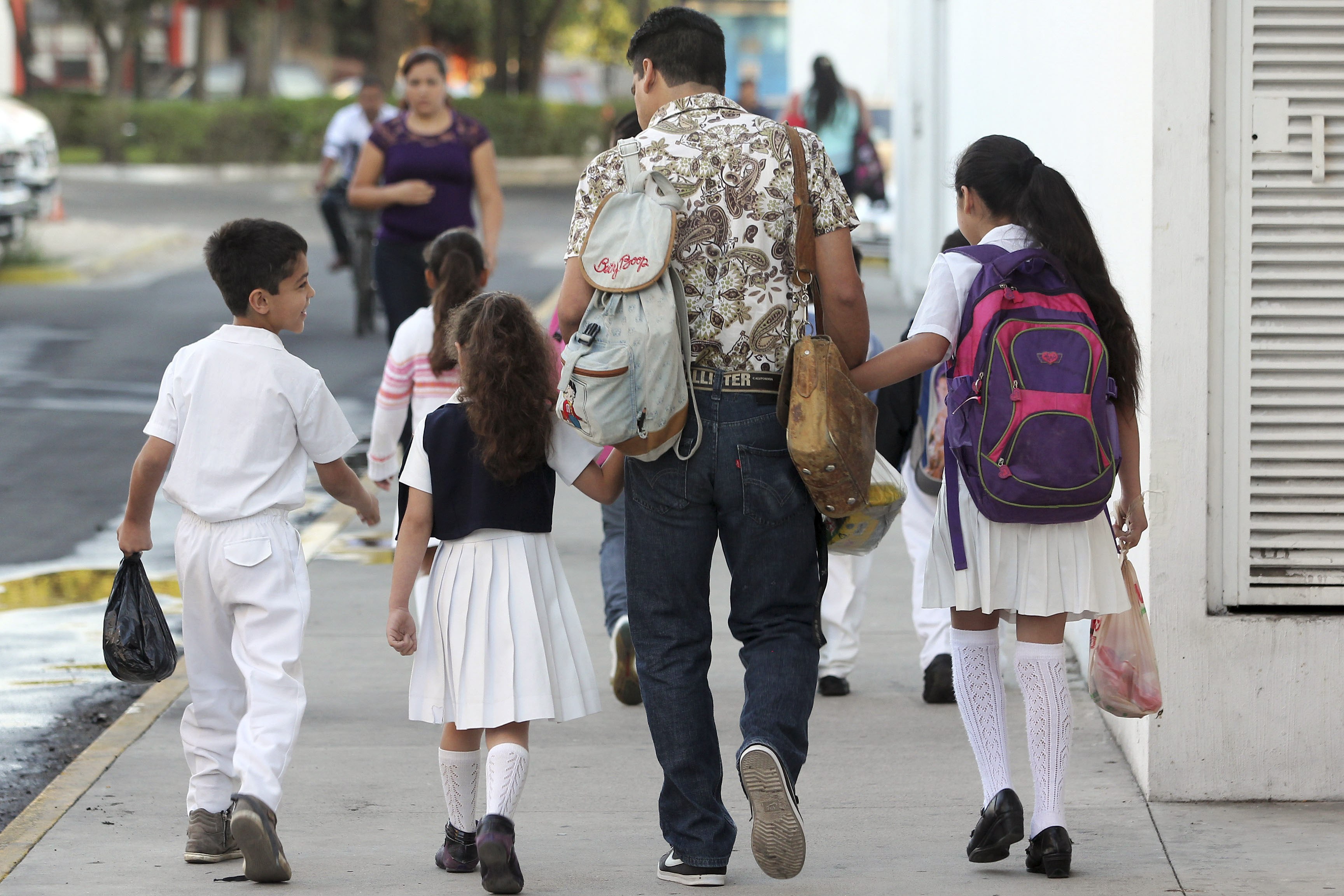 El lunes regresan a clases más de 25.6 millones de alumnos de educación