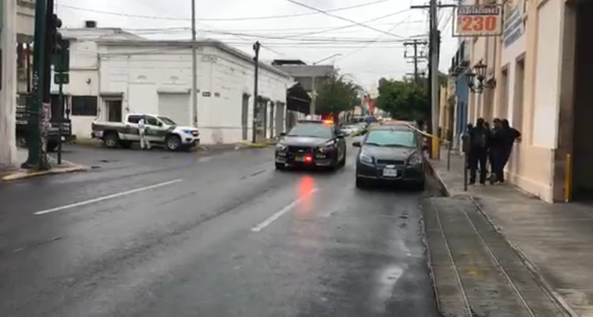 Ataque a balazos en restaurante <br>de Monterrey deja dos muertos