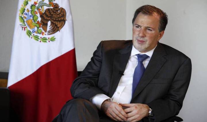 Meade reta a Anaya a presentar 7 de 7 para aclarar acusación por “lavado