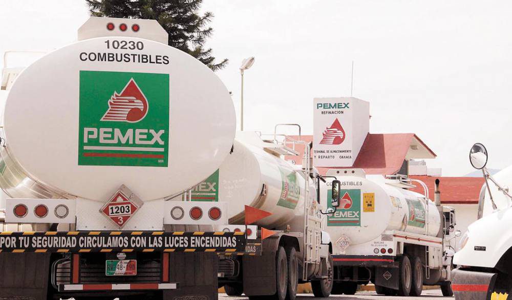 Pemex reducirá importaciones de combustibles