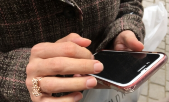 Desarrollan material repelente a diversas sustancias; útil para telefonía