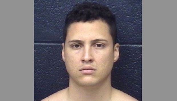 Agente fronterizo asesina a novia y su bebé a puñaladas