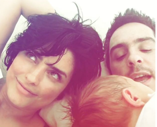 A un mes de ser mamá, asi luce Aislinn Derbez