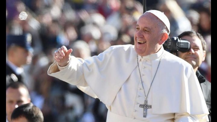 Papa critica a quienes calculan pros y contra antes de hacer el bien