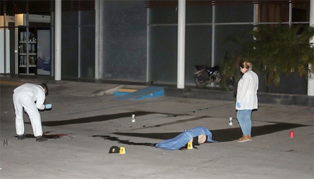 Matan a tres en un bar de Cancún