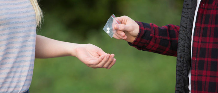 Se drogan en secundaria por seguir reto de internet