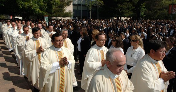 Exigen a Legionarios de Cristo reparación de daños por abusos sexuales