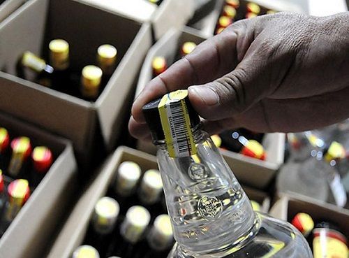 PF recupera camión de carga con nueve toneladas de licor en Veracruz