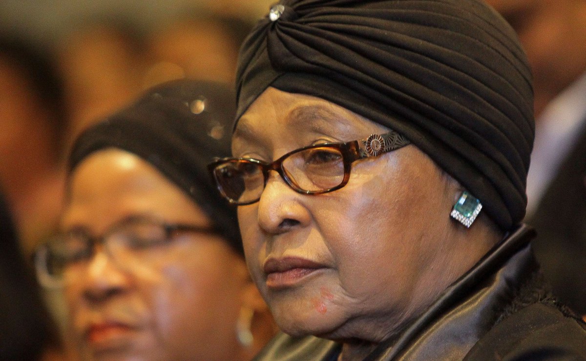 Muere Winnie Mandela, activista y exesposa de Nelson Mandela