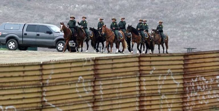 Proyecta Trump militarizar la frontera con México