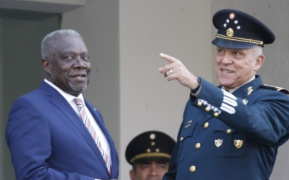 Recibe Salvador Cienfuegos a Ministro de Defensa de Haití