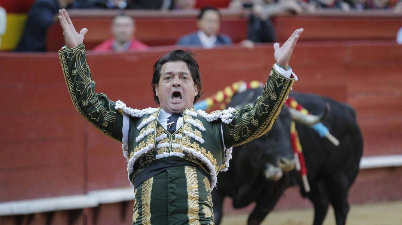 Torero sufre infarto en el ruedo