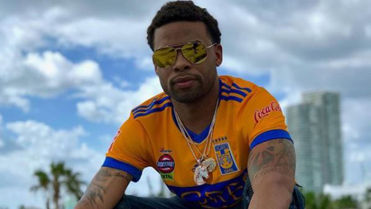 VIDEO: Cantante norteamericano luce camiseta de Tigres en su video
