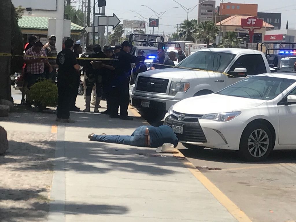Matan a hombre en <br>zona comercial de Torreón