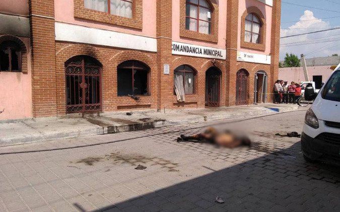 Queman vivos  a cuatro asaltantes en Puebla