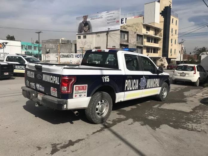 Policías de Paredes roban a maestro jubilado