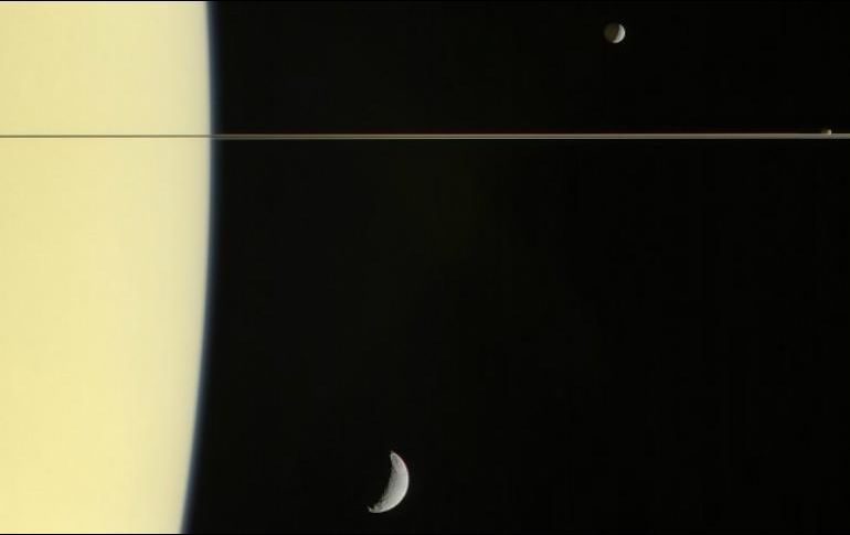 La NASA muestra fotografía de Saturno y tres de sus lunas