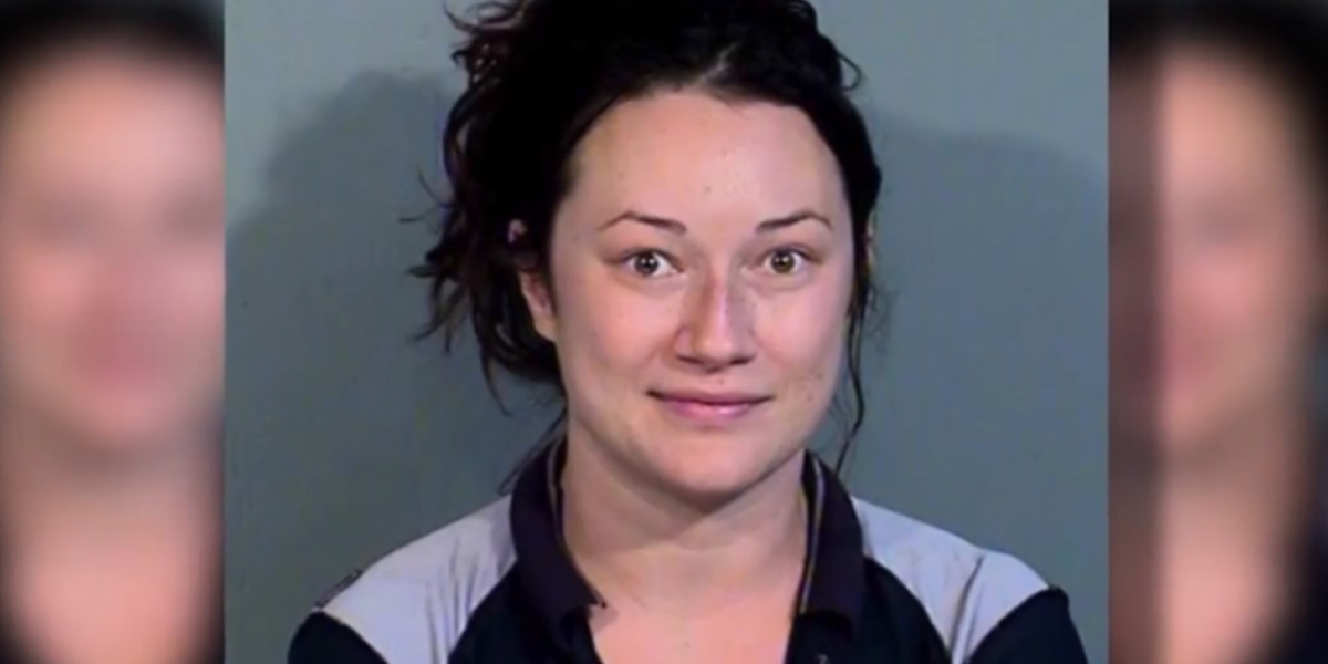 Detienen a mujer en Arizona por acosar a hombre con 65 mil mensajes