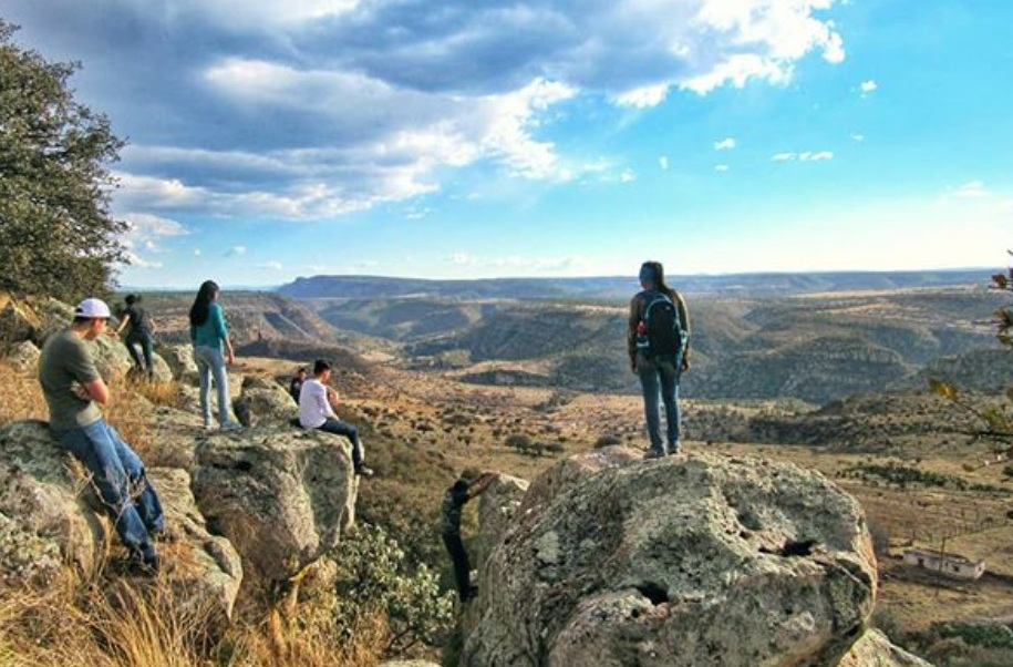 Ambiente caluroso con vientos fuertes en noreste del país
