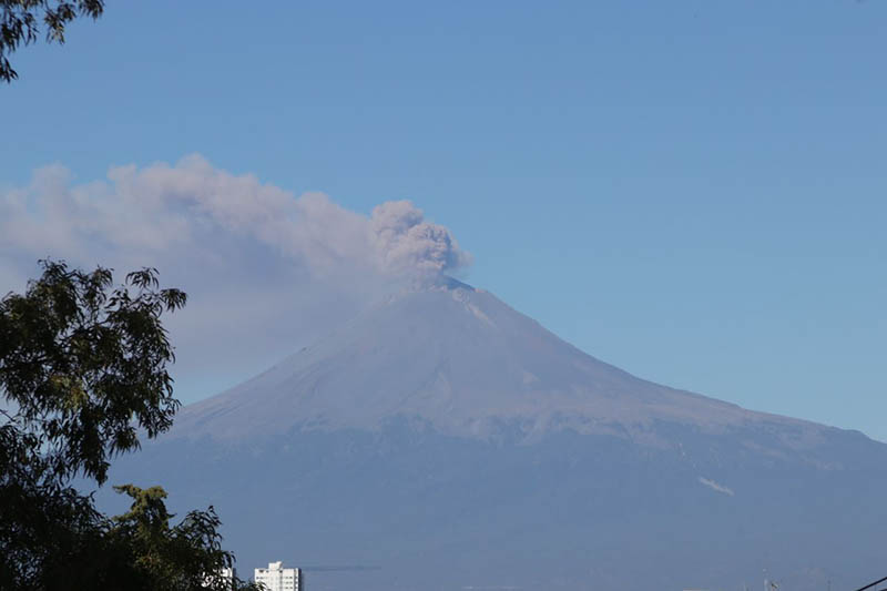 Popocatépetl continúa con exhalaciones de baja intensidad