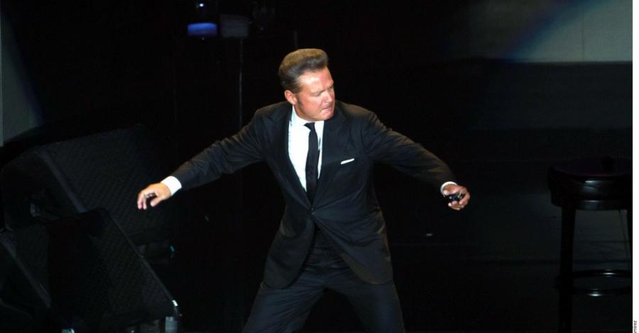 Luis Miguel brilla en su presentación en el Hollywood Bowl