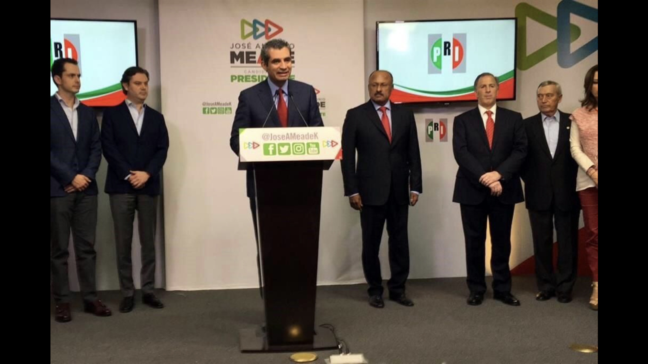 Renuncian al PRI Ochoa y Ruiz Massieu