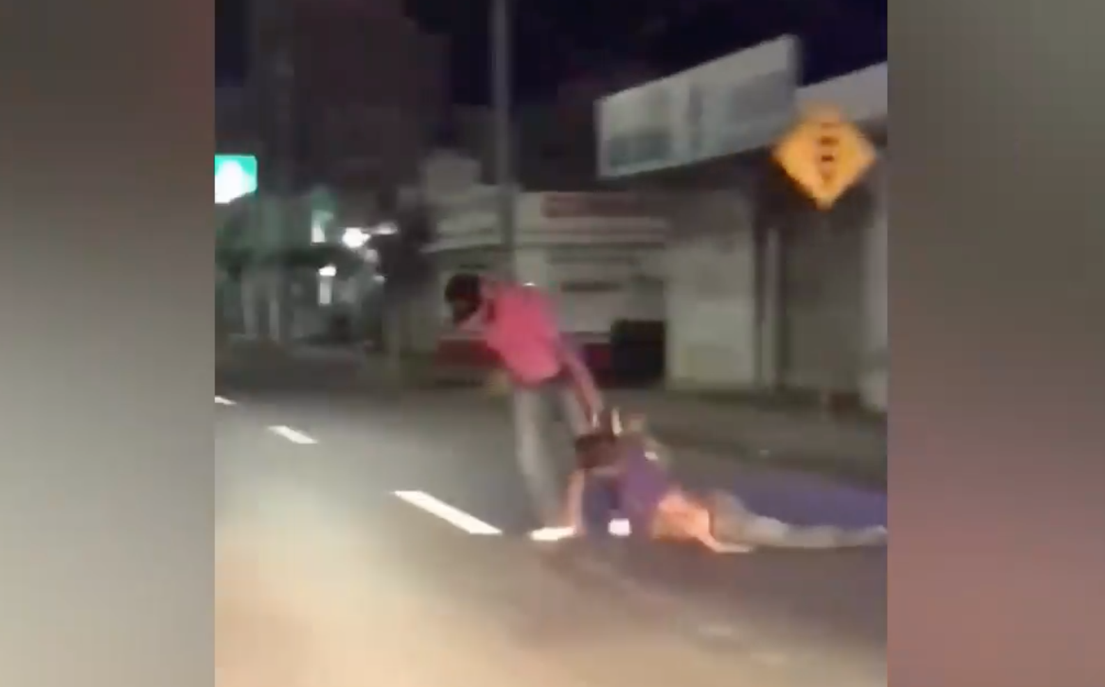 Difunden brutal golpiza <br>en bar  de Monclova