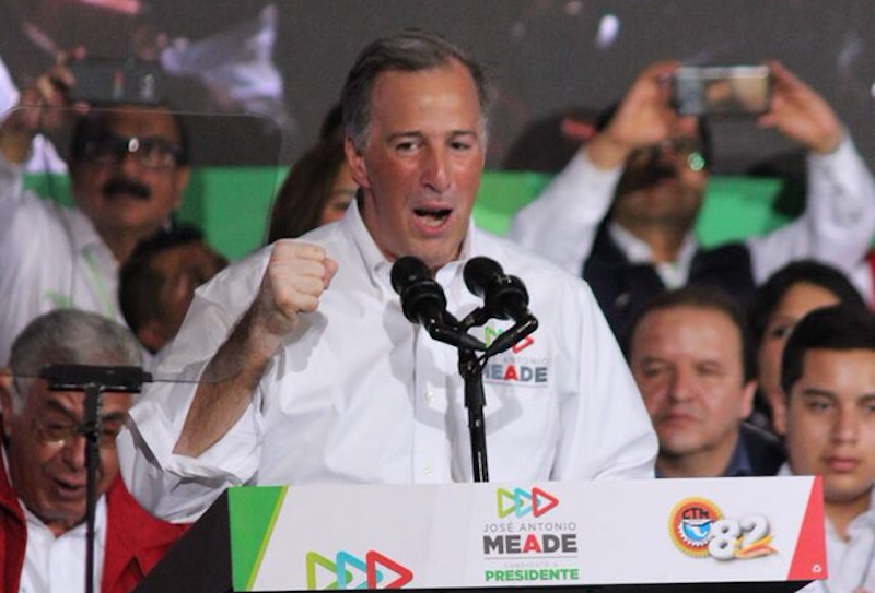 Meade llama a aprobar sin cambios iniciativa para eliminar el fuero