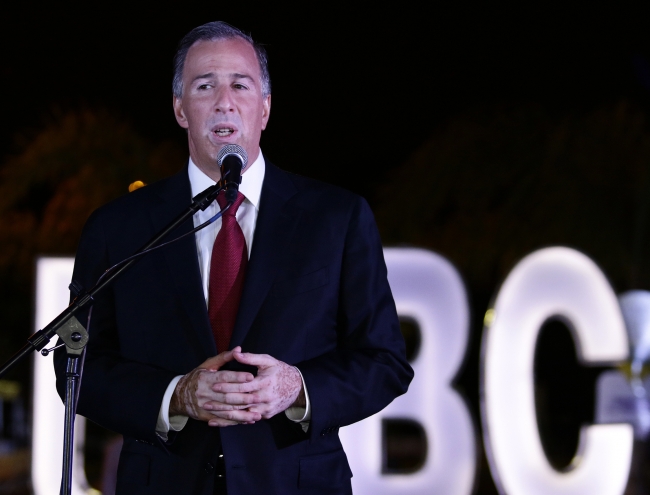 Meade se proclama ante seguidores ganador del debate en Tijuana