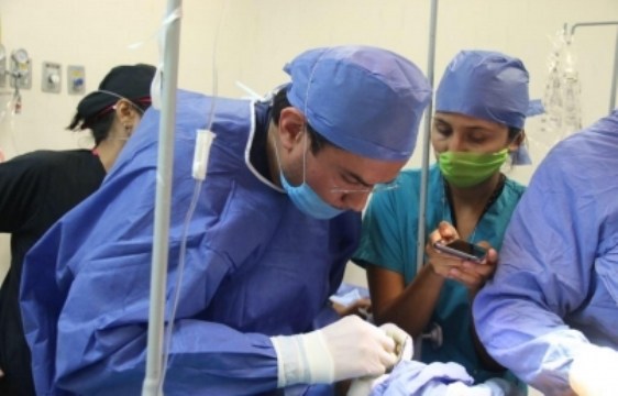 Hernia de disco puede tratarse con cirugía de mínima invasión