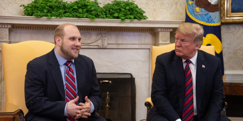 Permanecen sanciones contra Venezuela pese liberación de estadunidense