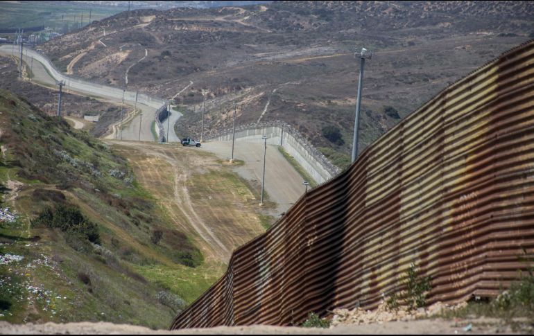 Trump manda más guardias nacionales a vigilar frontera con México